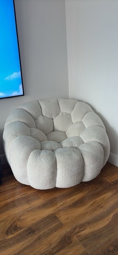 Boucle accent swivel chair - boucle,